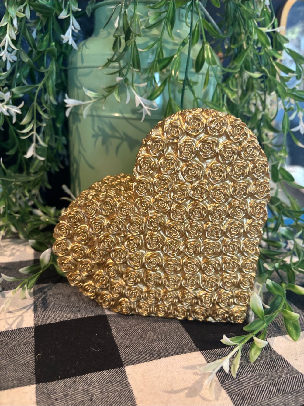 Gold Rose Cluster Heart Accent